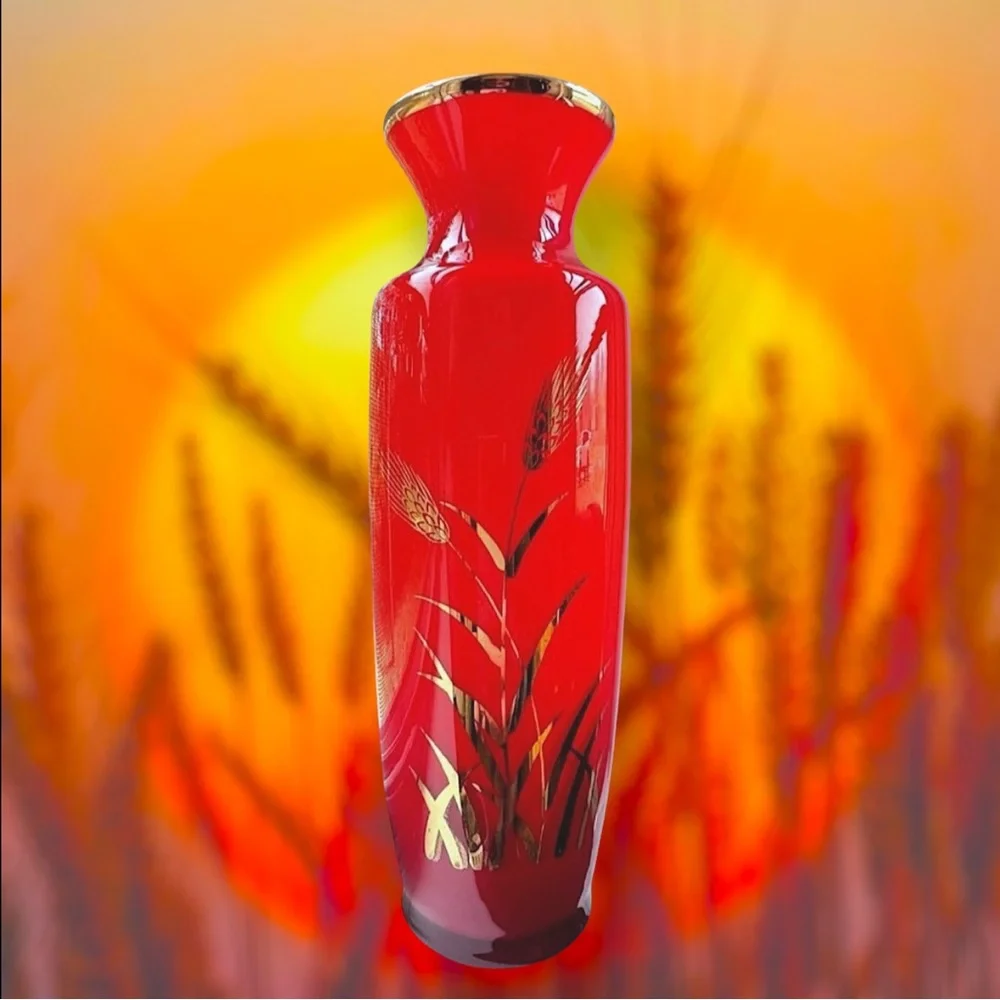 ✨VINTAGE✨Enesco Import Japan orange/red glass vase with a gold wheat design